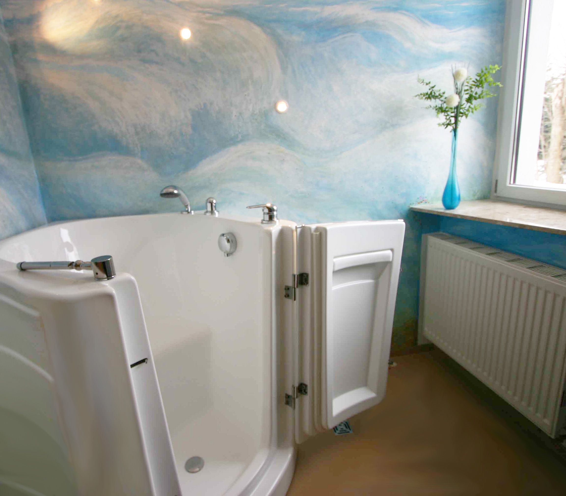 Sitzbadewanne mit Tür - MS-Bad-Innovationen GmbH in Kirtorf